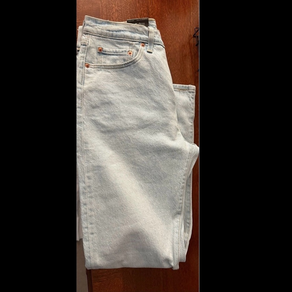 Levi's Lightwash Straight-Leg Women's Jeans